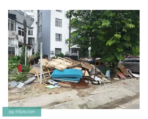 法兰克福新帅列拉更新队内处罚制度