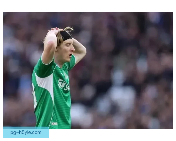 戈登半场四球成欧冠英格兰第二人